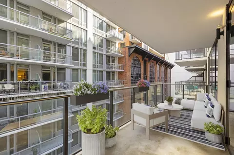 160 1st St #810, Jersey City, NJ 07302