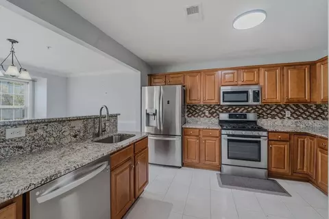 2 Marina Dr, Bayonne, NJ 07002