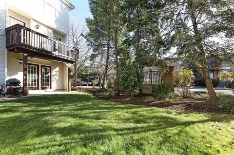 2 Marina Dr, Bayonne, NJ 07002