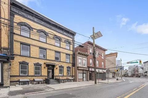 684 Summit Ave #1, Jersey City, NJ 07306