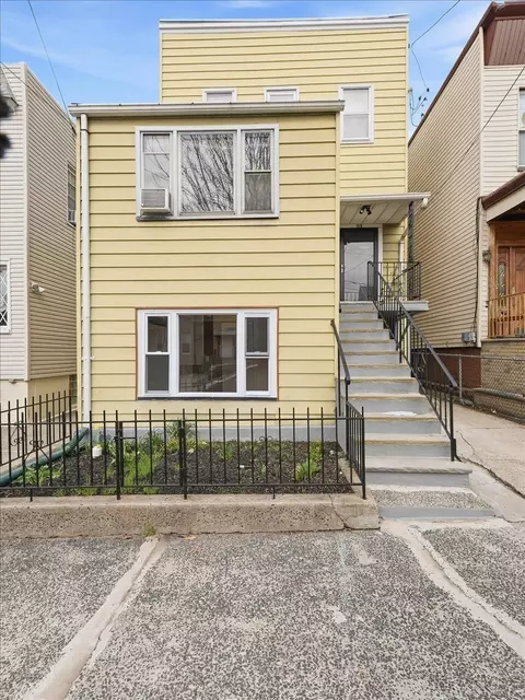 110 Grace St, Jersey City, NJ 07307