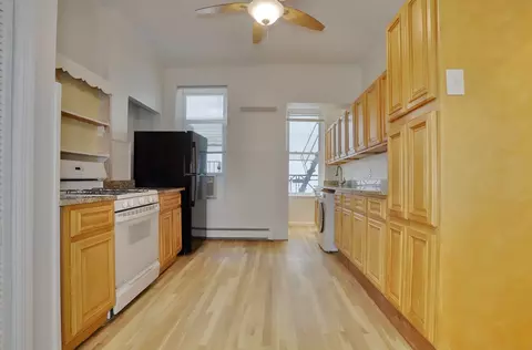 402 Grand St #202, Hoboken, NJ 07030