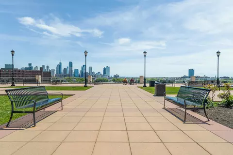 4 Beacon Way #409, Jersey City, NJ 07304