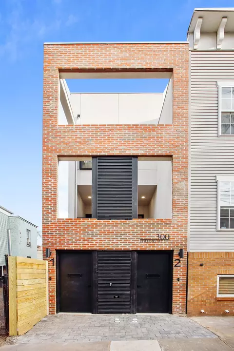 300 Halladay St, Jersey City, NJ 07304