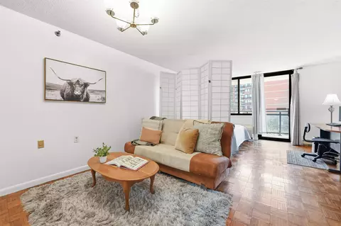551 Observer Hwy #3L, Hoboken, NJ 07030