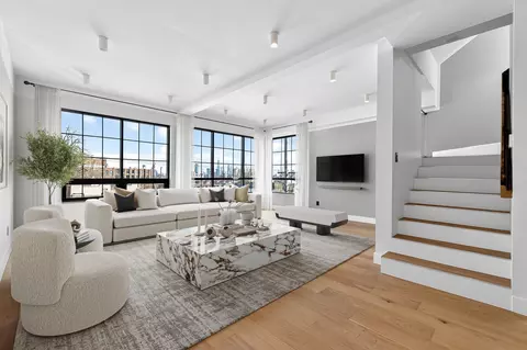 31 Bayview Ave #2, Jersey City, NJ 07305