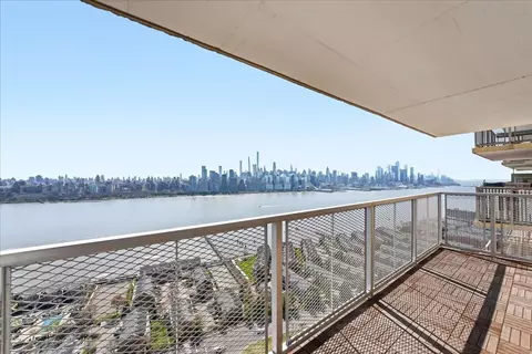 6600 Blvd E #22N, West New York, NJ 07093