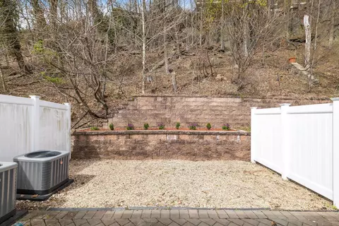 640 Undercliff Ave, Edgewater, NJ 07020 photo 25