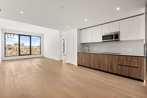 387 8th St #5N, Jersey City, NJ 07302