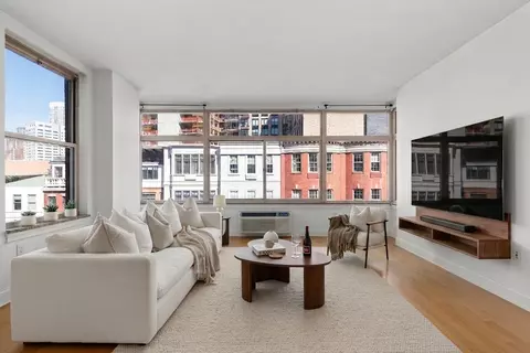 10 Regent St #415, Jersey City, NJ 07302