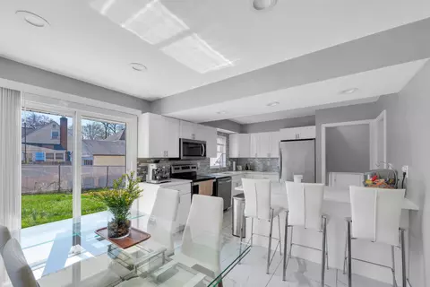136 E Clinton Ave, Bergenfield, NJ 07621