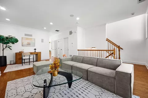 373 King Ct, West New York, NJ 07093