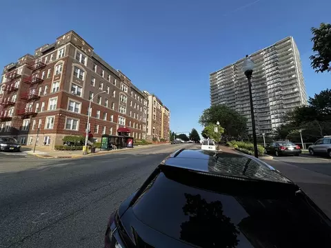 6045 Blvd E #D9, West New York, NJ 07093
