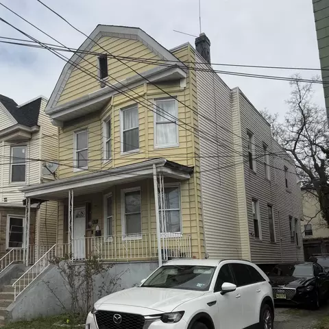 130 Bayview Ave, Jersey City, NJ 07305