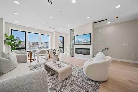 10 Elizabeth St #2, Jersey City, NJ 07306