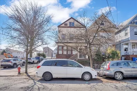 84-86 W 52nd St, Bayonne, NJ 07002
