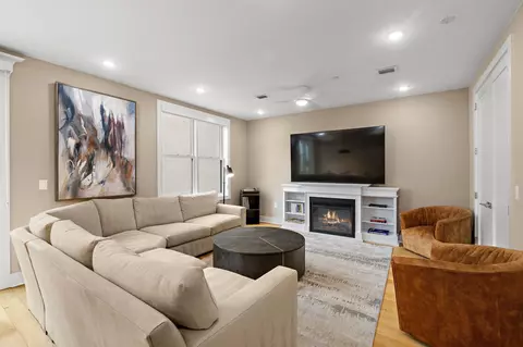 509 Jefferson St #1, Hoboken, NJ 07030