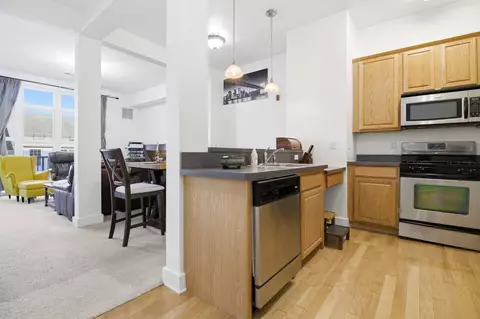 3 Greenwich Dr #97, Jersey City, NJ 07305