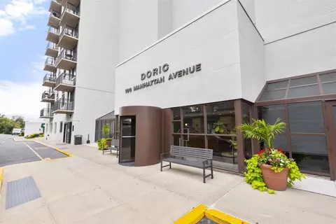 100 Manhattan Ave #212, Union City, NJ 07087