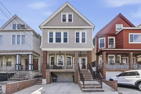 92 W 54th St, Bayonne, NJ 07002