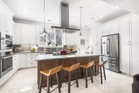 19 78th St, North Bergen, NJ 07047