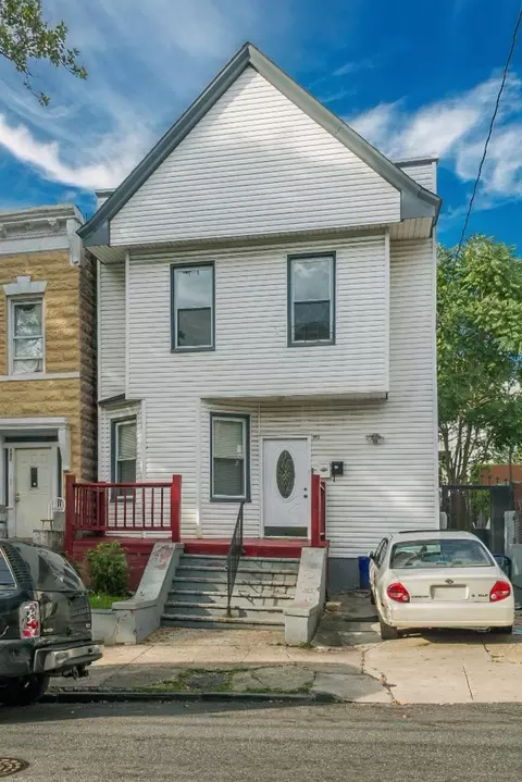 190 Grant Ave, Jersey City, NJ 07305