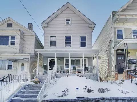 26 E 49th St, Bayonne, NJ 07002