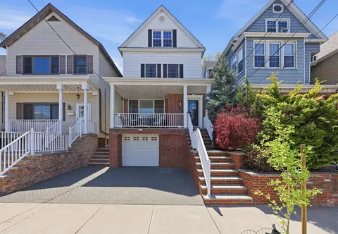 54 W 6th St, Bayonne, NJ 07002