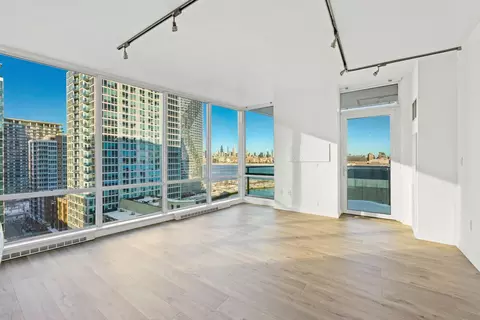 20 Newport Pkwy #1708, Jersey City, NJ 07310
