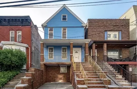 91 Clifton Pl, Jersey City, NJ 07304