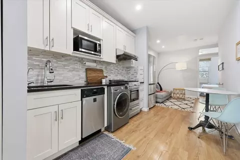 410 Adams St #2R, Hoboken, NJ 07030