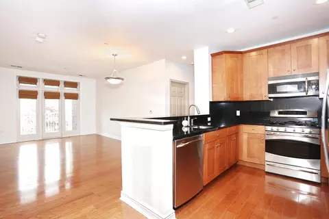 7400 River Rd #228, North Bergen, NJ 07047