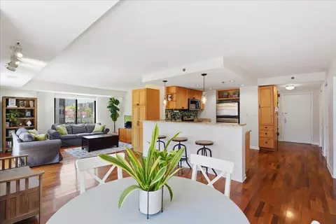 700 1st St #3H, Hoboken, NJ 07030