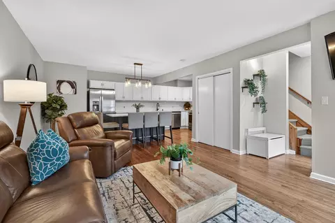 556 1st St #4, Hoboken, NJ 07030