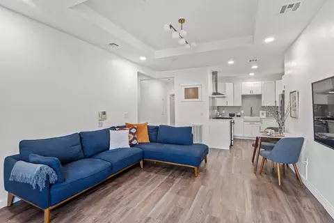 135 38th St #606, Union City, NJ 07087