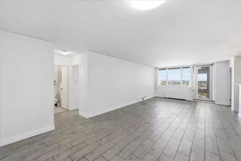 6040 Boulevard #21J, West New York, NJ 07093