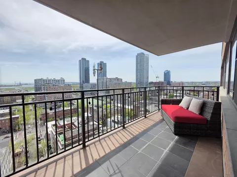 135 Montgomery St #18E, Jersey City, NJ 07302