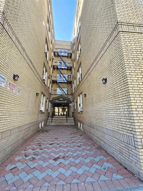 201 45th St #E8, Union City, NJ 07087