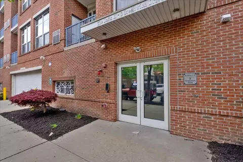 3 Greenwich Dr #85, Jersey City, NJ 07305