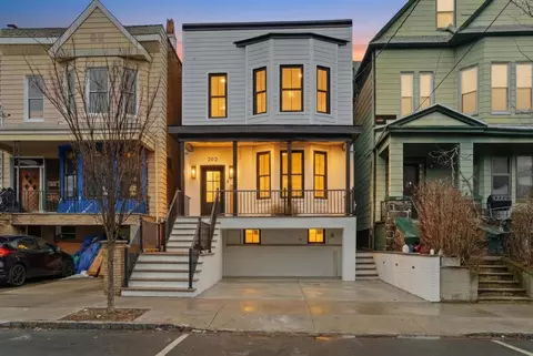 202 Jane St, Weehawken, NJ 07086