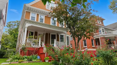 116 Bentley Ave, Jersey City, NJ 07304