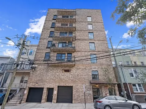 315 7th St #602, Union City, NJ 07087