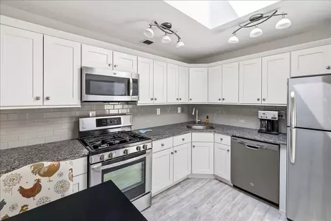 1150 River Rd #PHB, Edgewater, NJ 07020