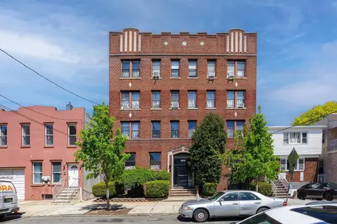 100 Prospect St #204, Jersey City, NJ 07307