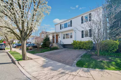 980 Schopman Dr, Secaucus, NJ 07094