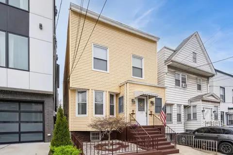 103 Beach St, Jersey City, NJ 07307