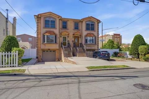 861 Hudson Ave #B, Secaucus, NJ 07094