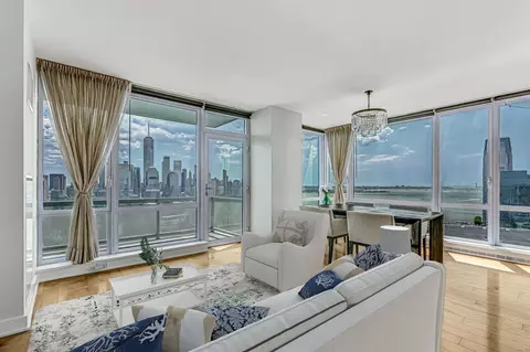 2 2nd St #3805, Jersey City, NJ 07302
