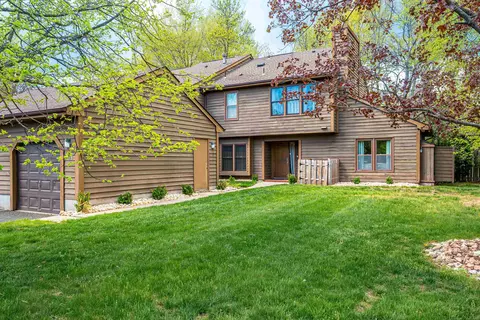 138 Oakmont Ct, Edison, NJ 08820