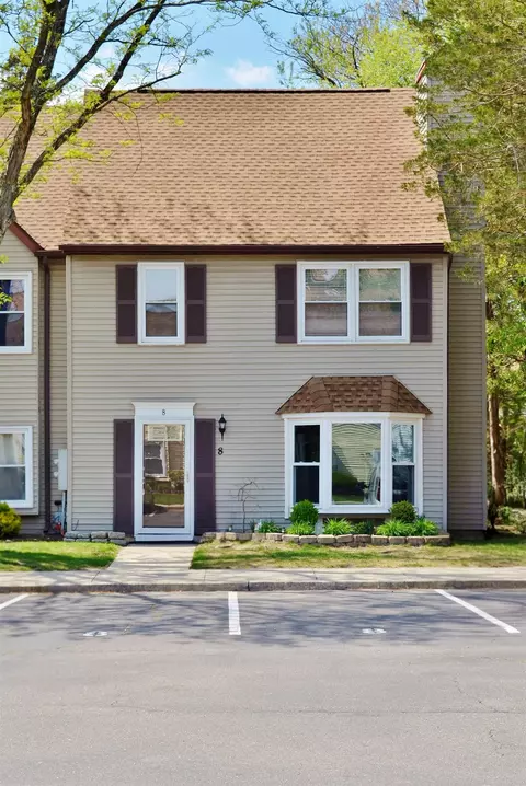 8 Colonial Ct, Jackson Township, NJ 08527